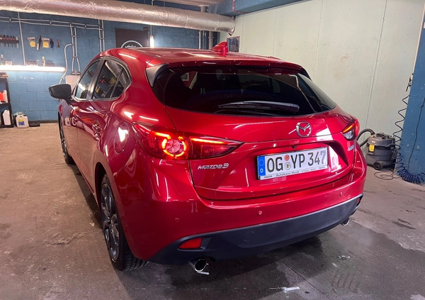 Mazda 3 cena 53990 przebieg: 106116, rok produkcji 2017 z Rumia małe 704